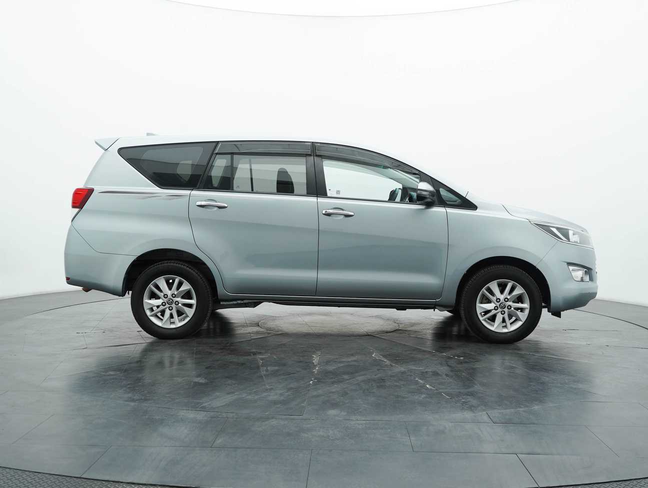used 2017 Toyota Innova G 2.0