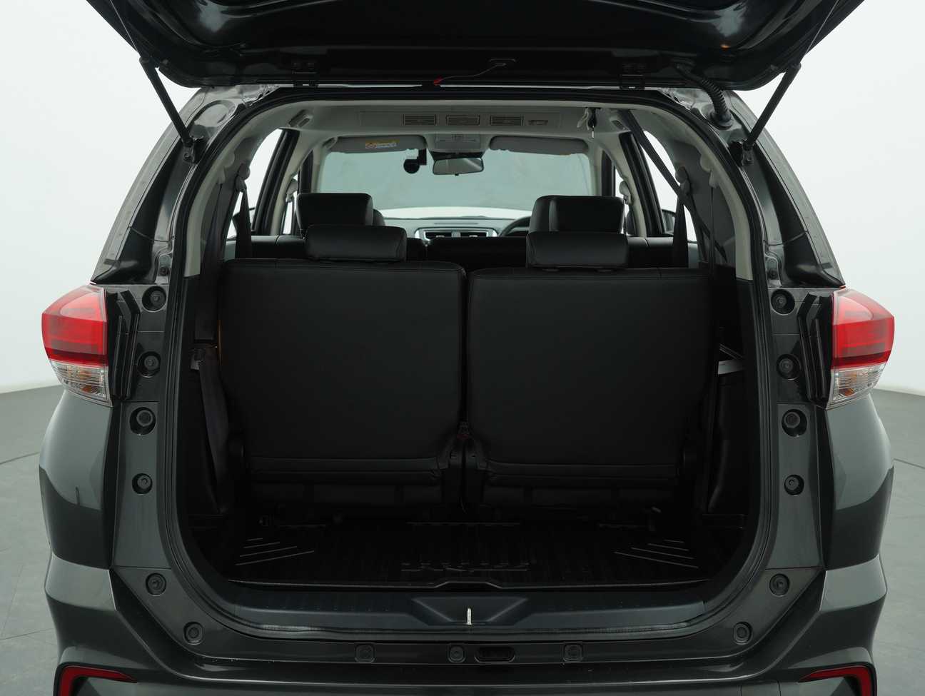 terpakai 2023 Perodua Aruz AV 1.5