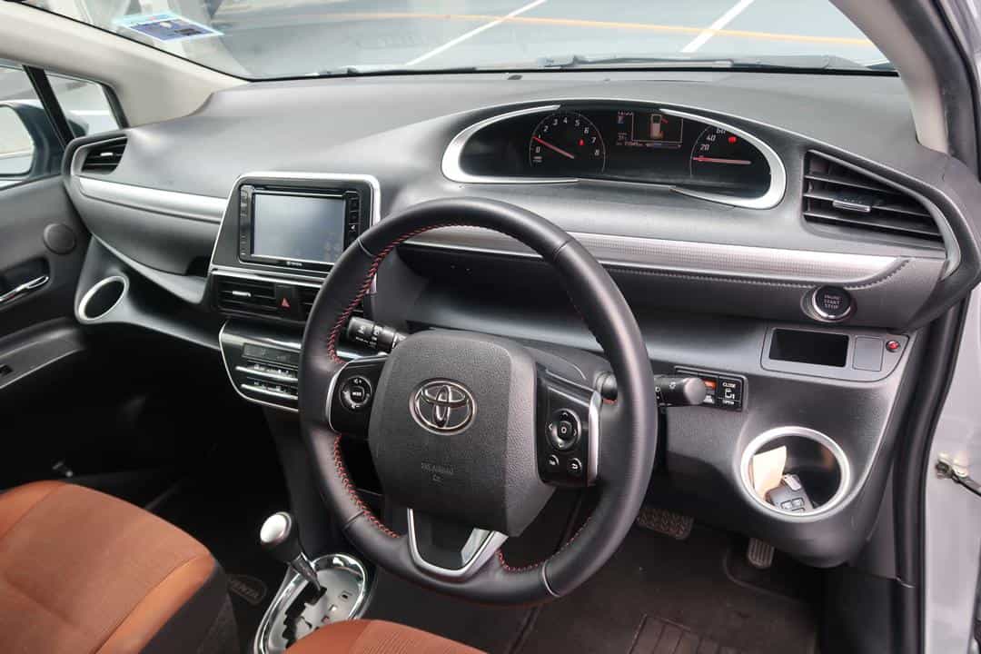 used 2016 Toyota SIENTA V 1.5