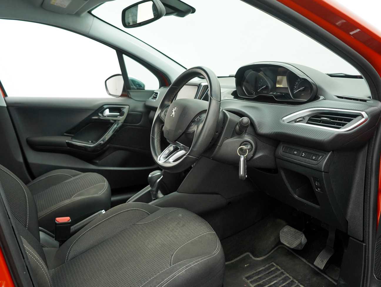 terpakai 2019 Peugeot 208 PureTech 1.2