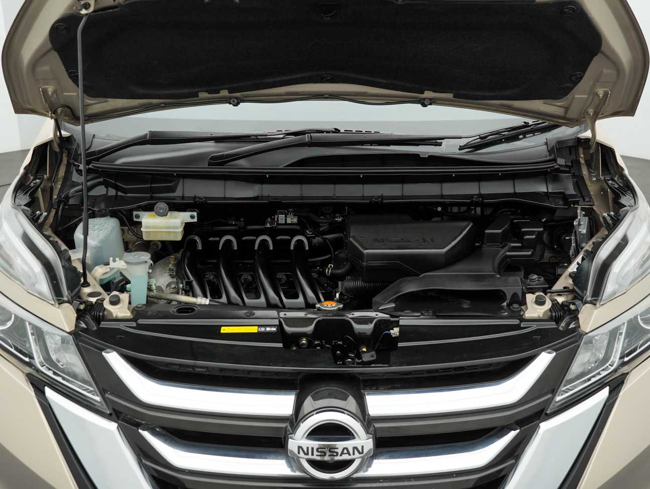 used 2018 Nissan SERENA S-HYBRID HIGH-WAY STAR 2.0