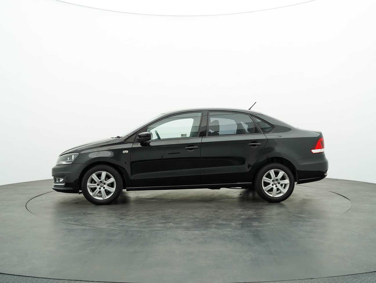 terpakai 2016 Volkswagen Vento Comfort 1.6