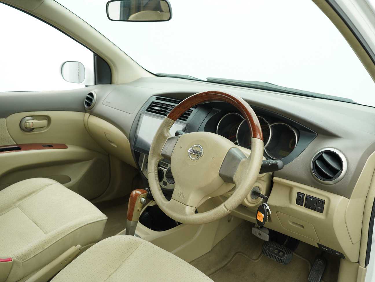 used 2011 Nissan Grand Livina Comfort 1.8