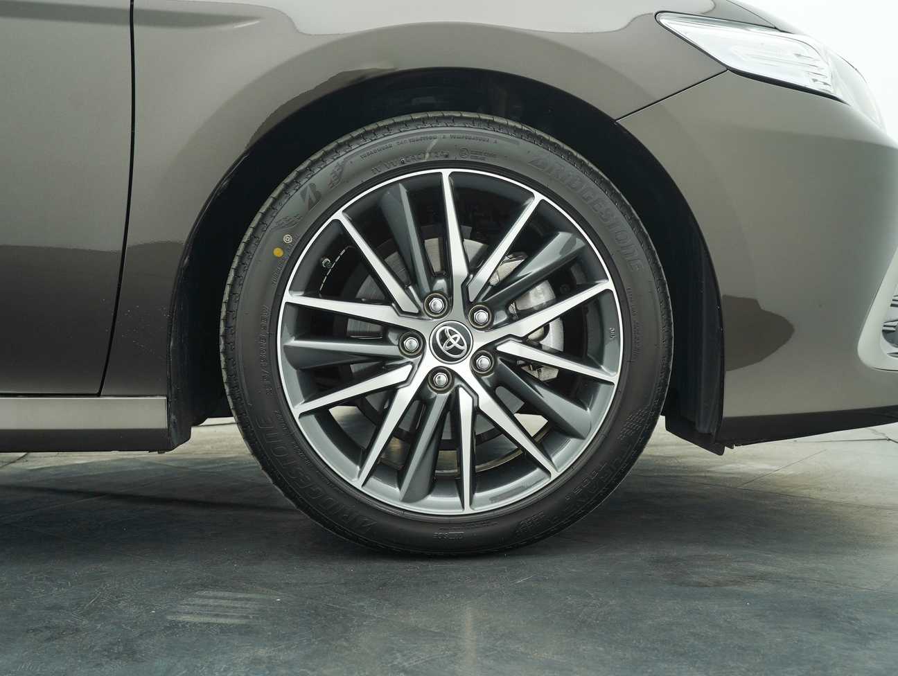 used 2023 Toyota Camry V 2.5