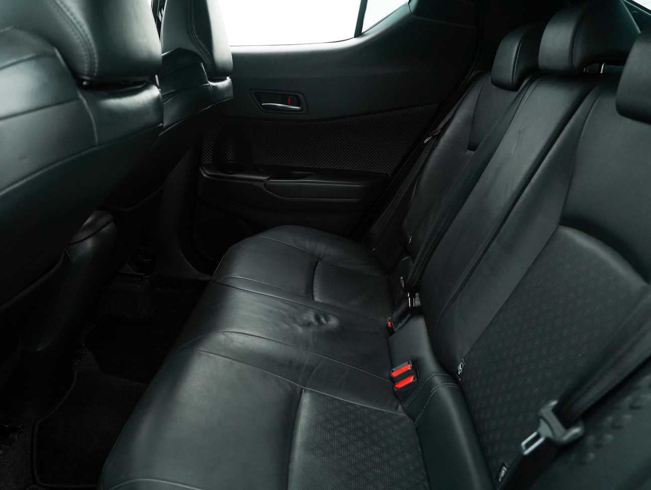 used 2018 Toyota C-HR  1.8