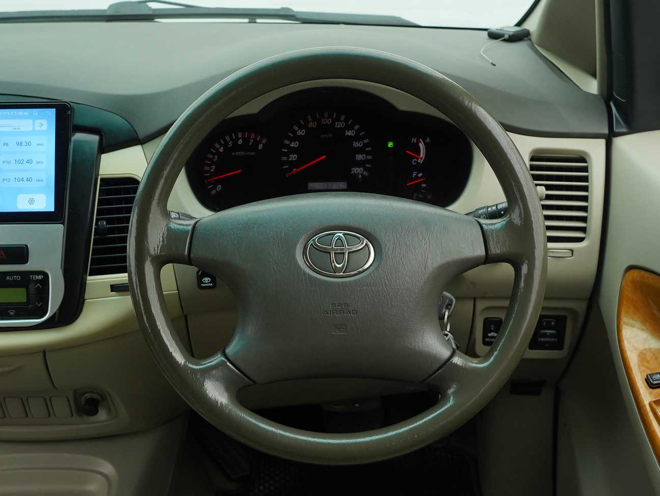used 2011 Toyota Innova G 2.0