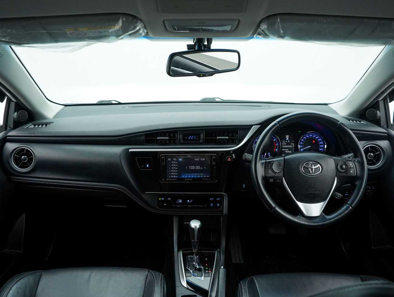 used 2017 Toyota Corolla Altis V 2.0