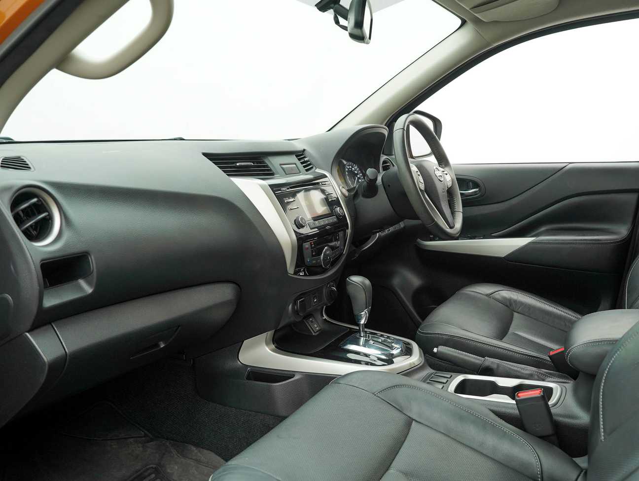 terpakai 2016 Nissan Navara NP300 VL Dual Cab 2.5