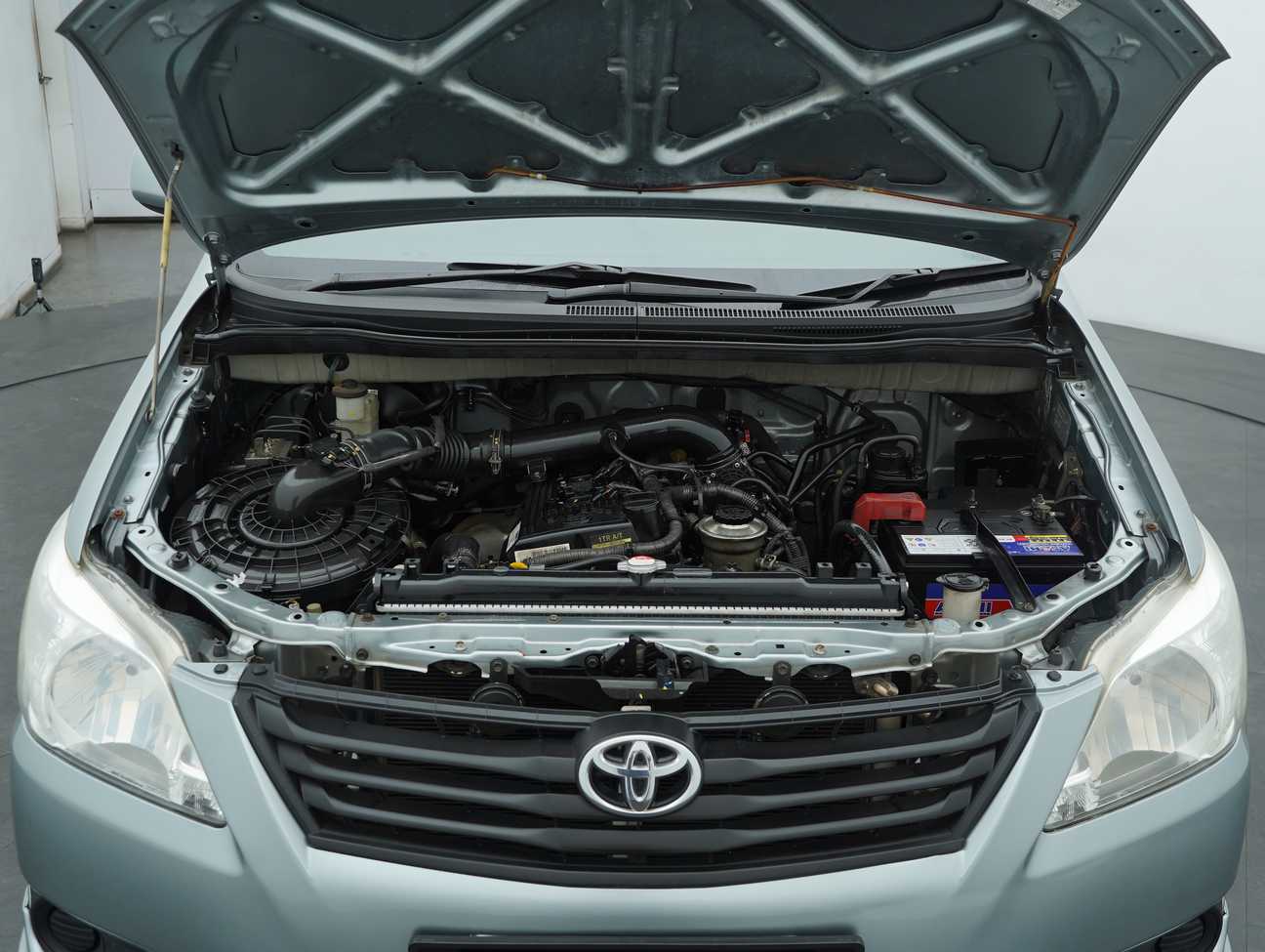 used 2012 Toyota Innova E 2.0