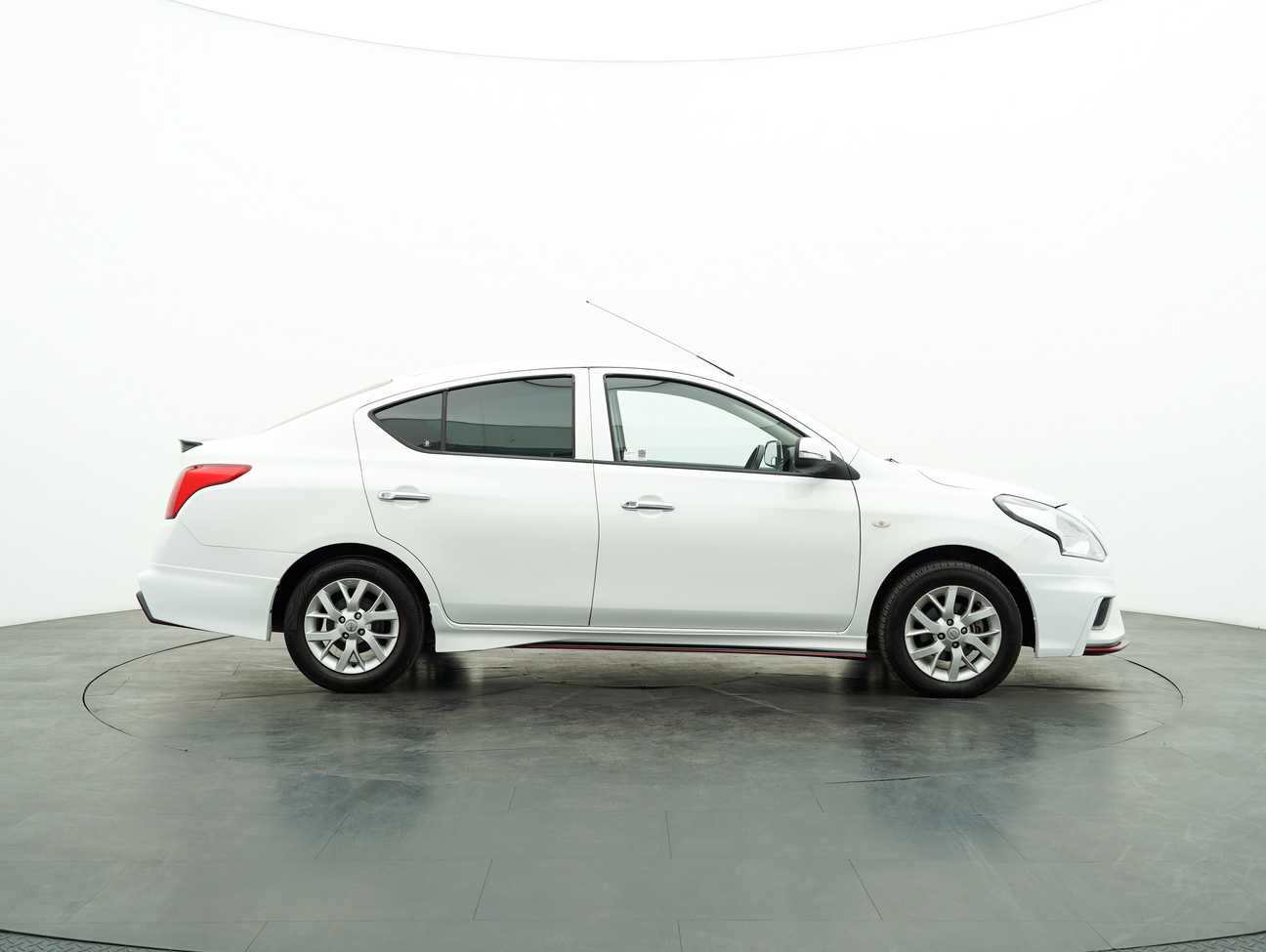 terpakai 2017 Nissan Almera E 1.5