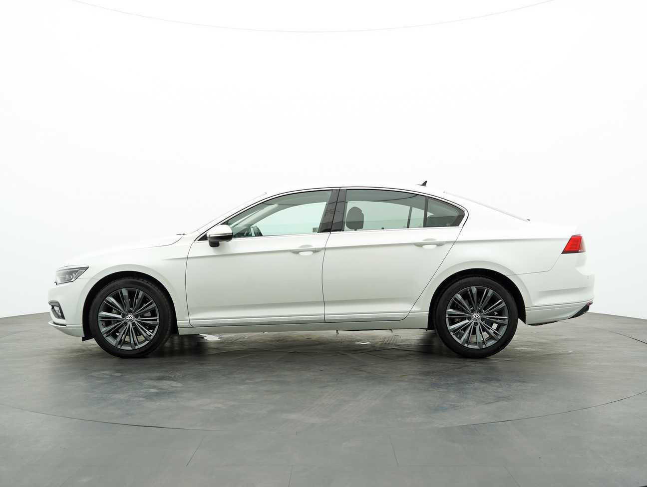 used 2020 Volkswagen PASSAT ELEGANCE 2.0