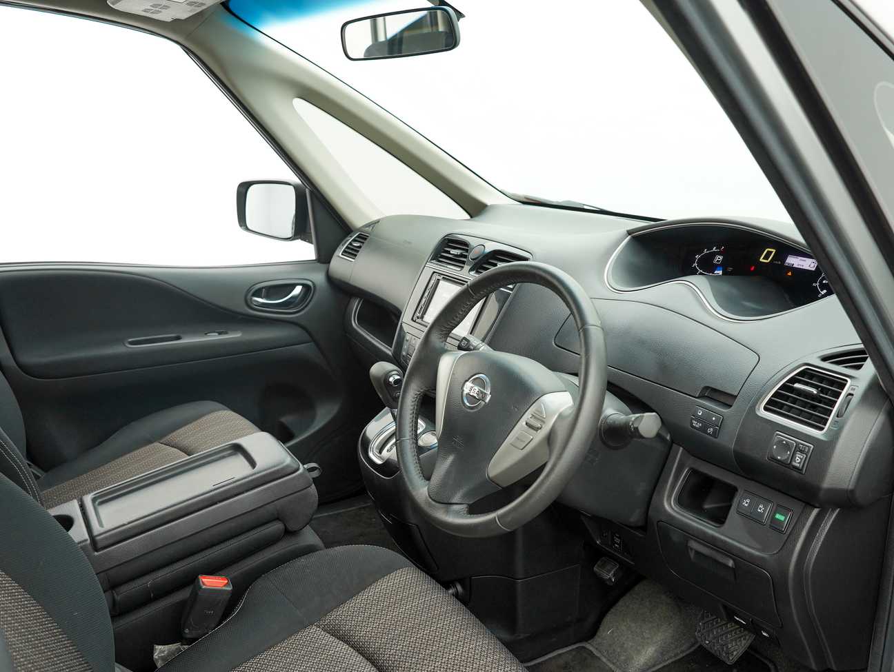 used 2017 Nissan Serena S-Hybrid High-Way Star 2.0