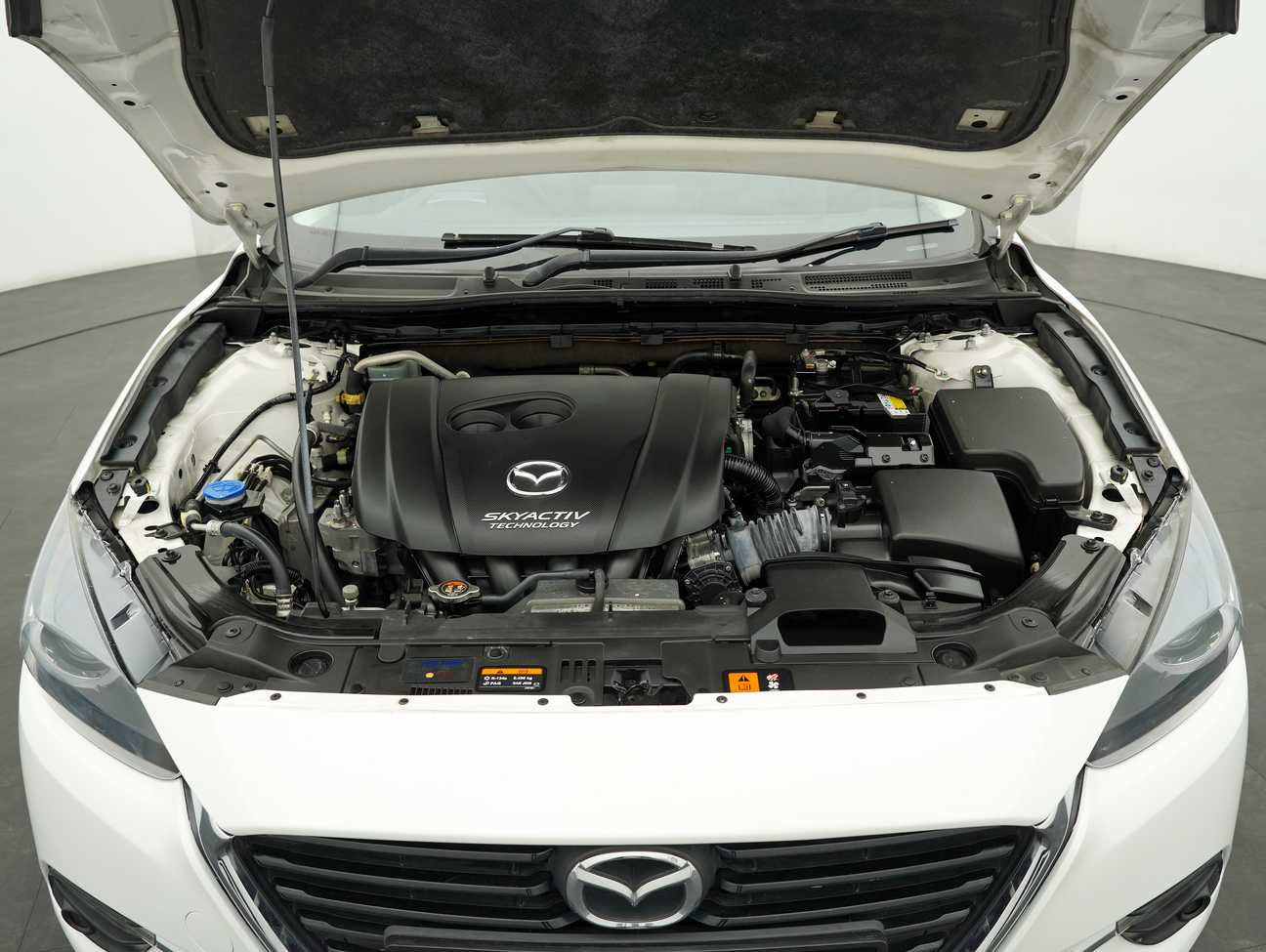terpakai 2018 Mazda 3 SKYACTIV-G High 2.0