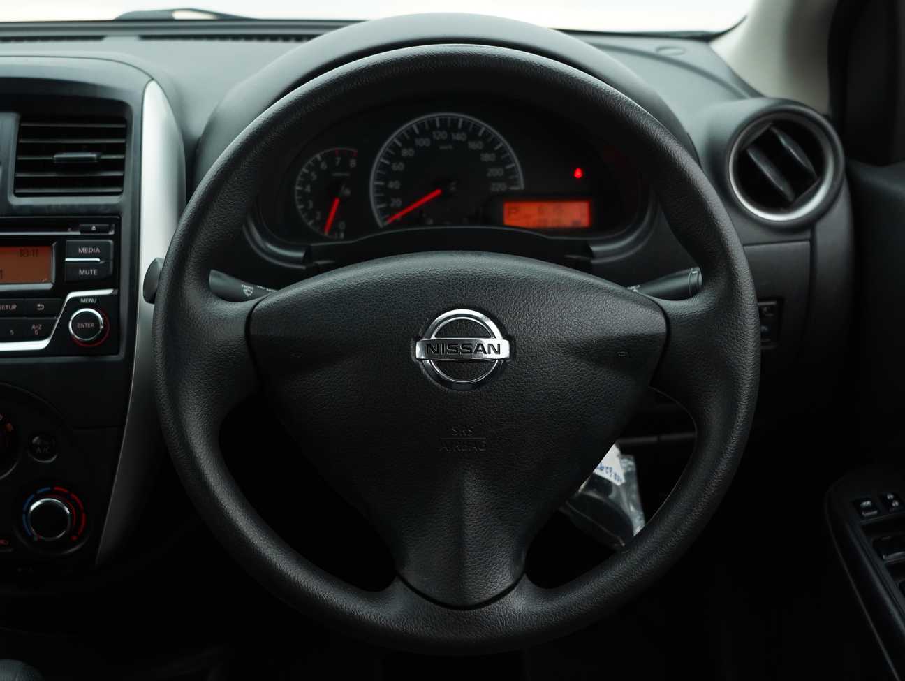 terpakai 2017 Nissan Almera E 1.5