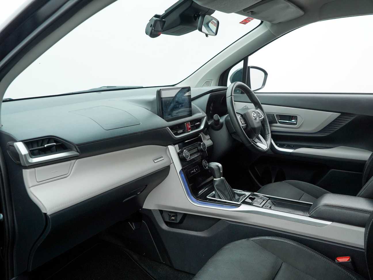 used 2022 Toyota Veloz  1.5