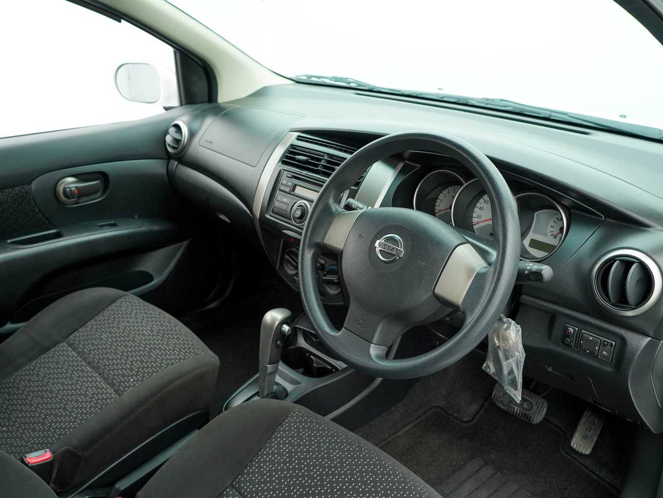 used 2012 Nissan Grand Livina ST-L Comfort 1.6