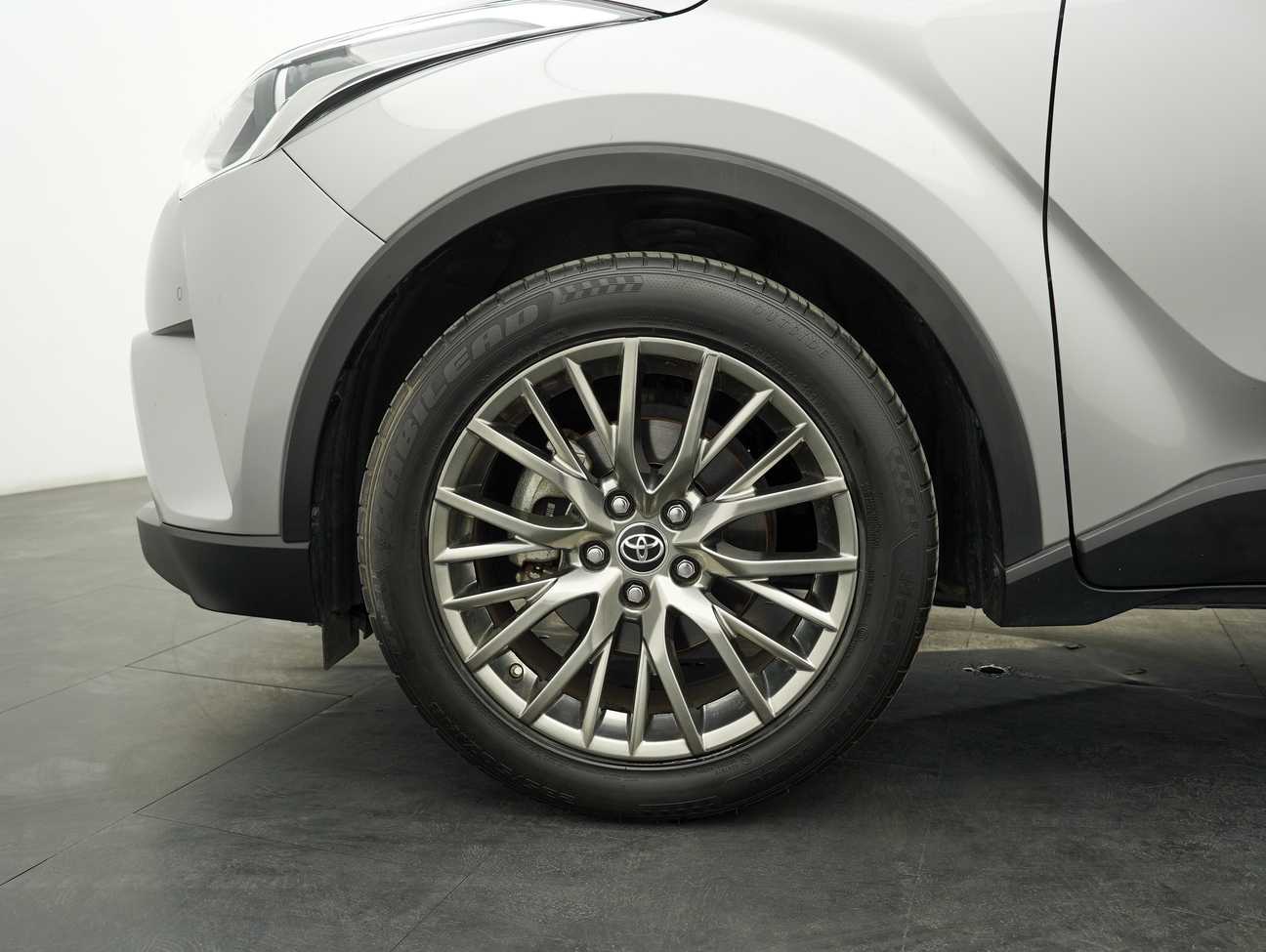 used 2018 Toyota C-HR  1.8