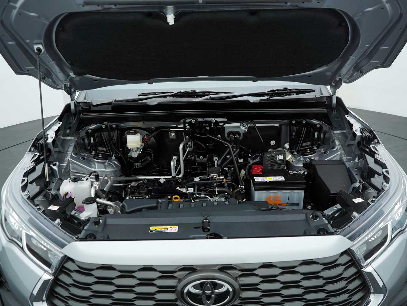 used 2023 Toyota Innova Zenix V 2.0