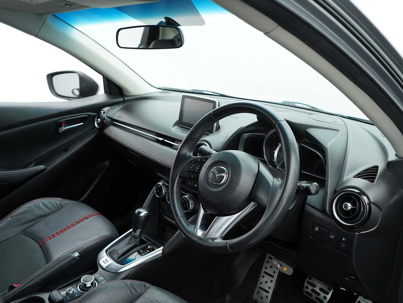 terpakai 2015 Mazda 2 SKYACTIV-G 1.5