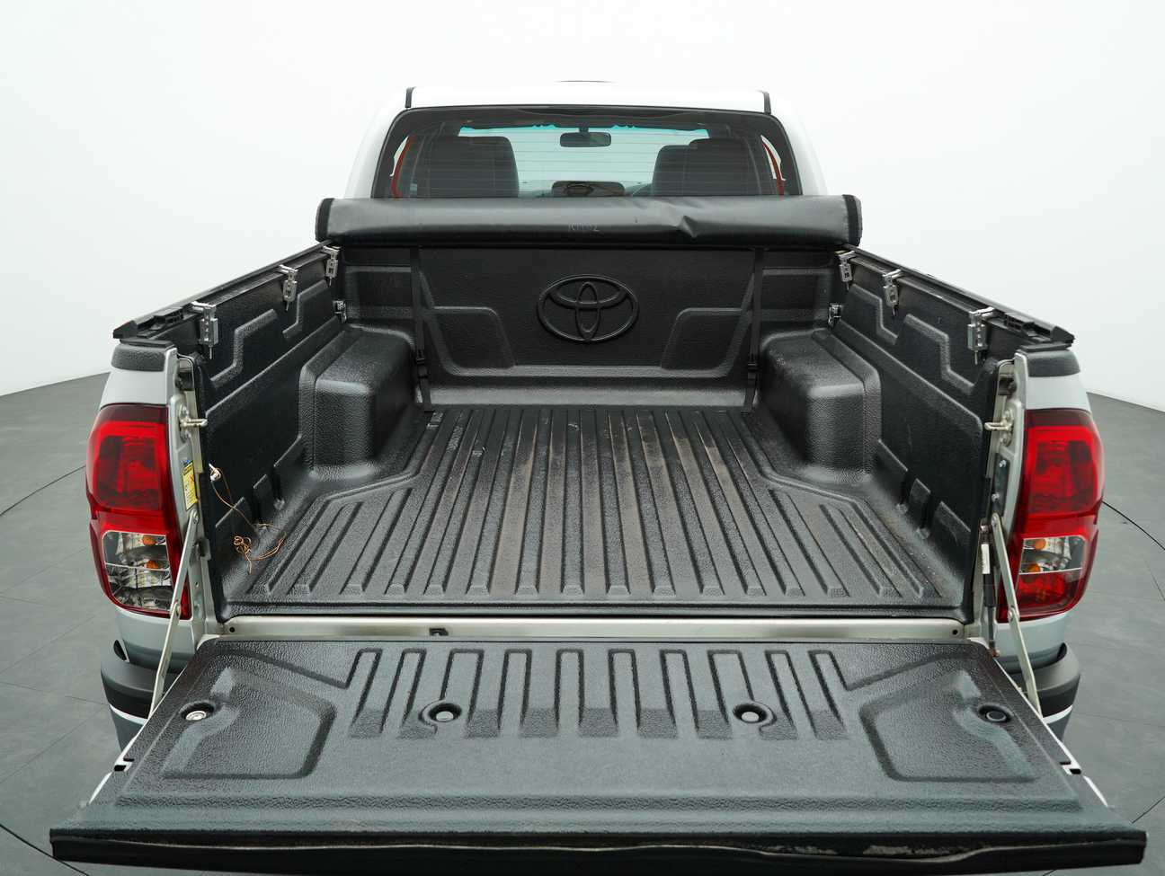 terpakai 2020 Toyota Hilux L-Edition Dual Cab 2.4