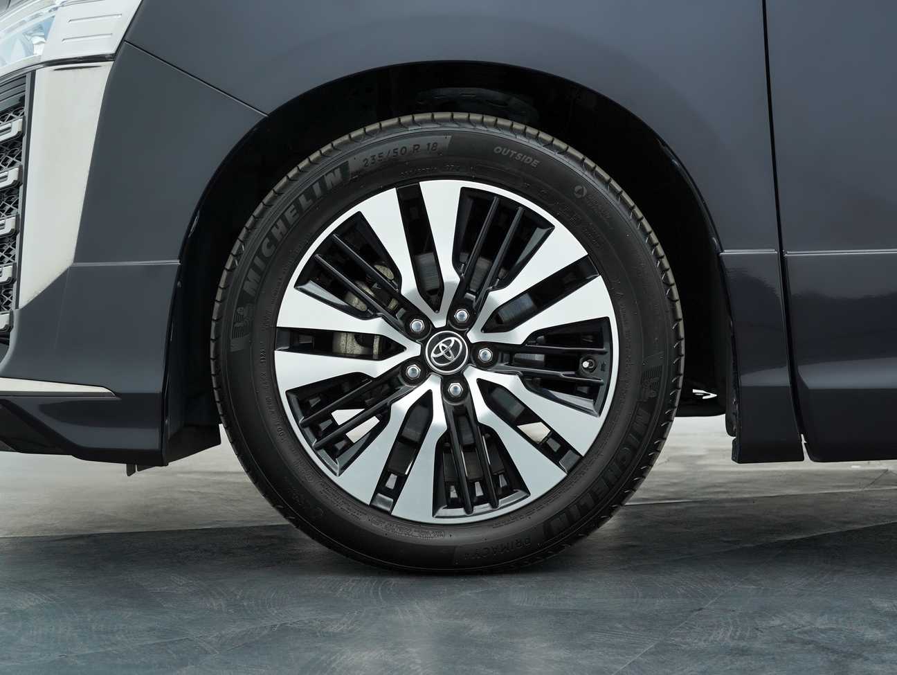 used 2018 Toyota Vellfire ZG 2.5