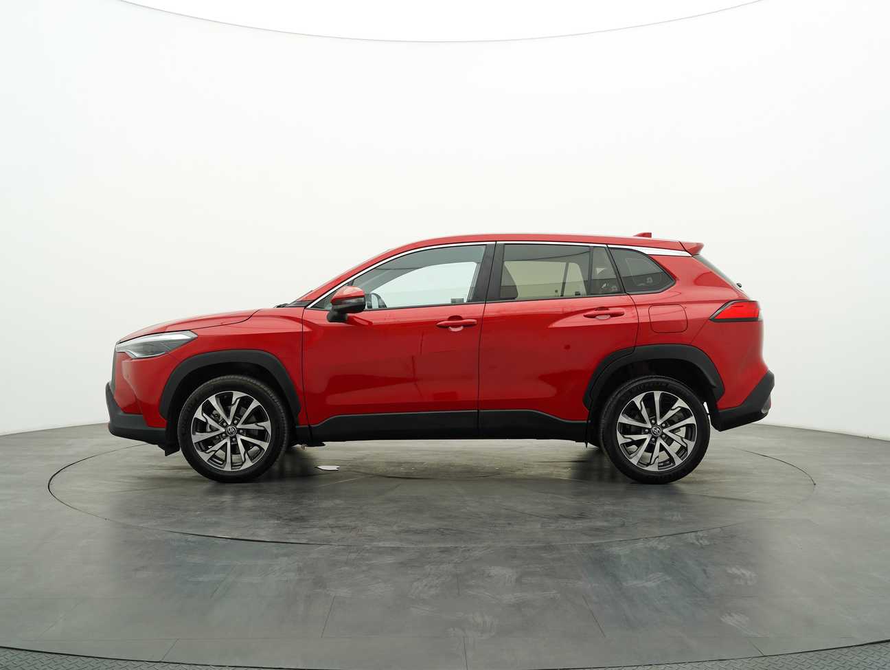 used 2021 Toyota Corolla Cross V 1.8