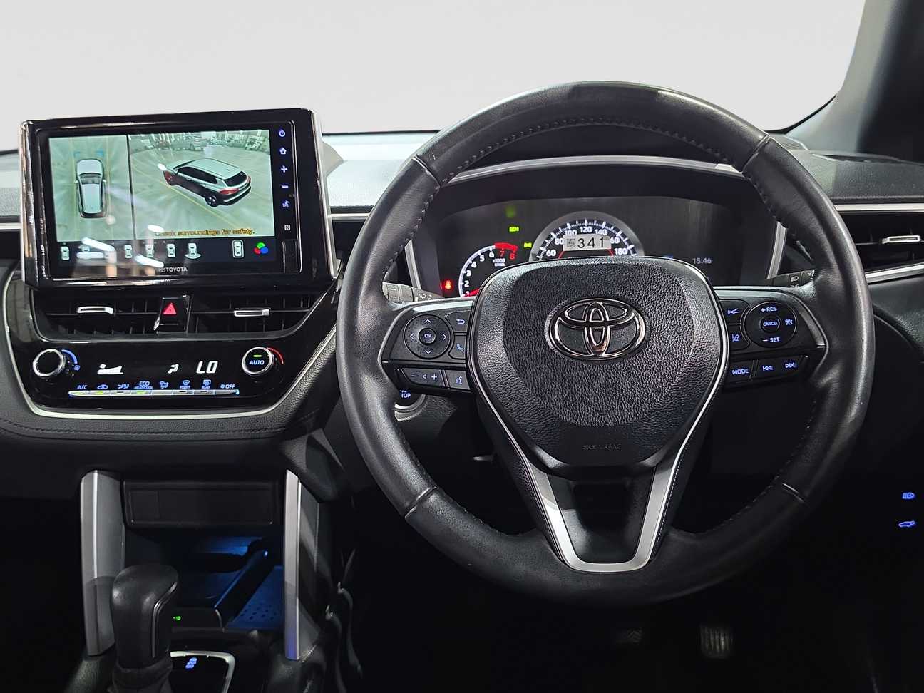 used 2024 Toyota Corolla Cross V 1.8