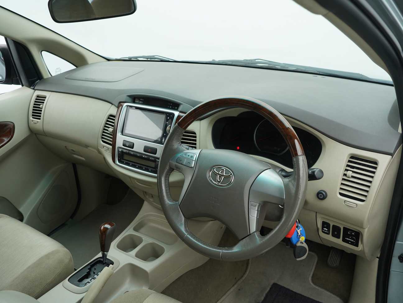 used 2013 Toyota Innova G 2.0