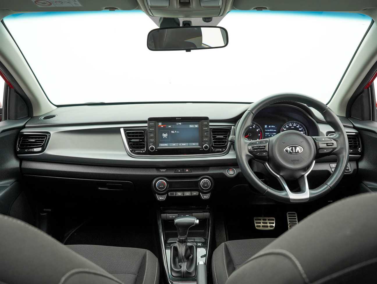 terpakai 2018 Kia Rio EX 1.4