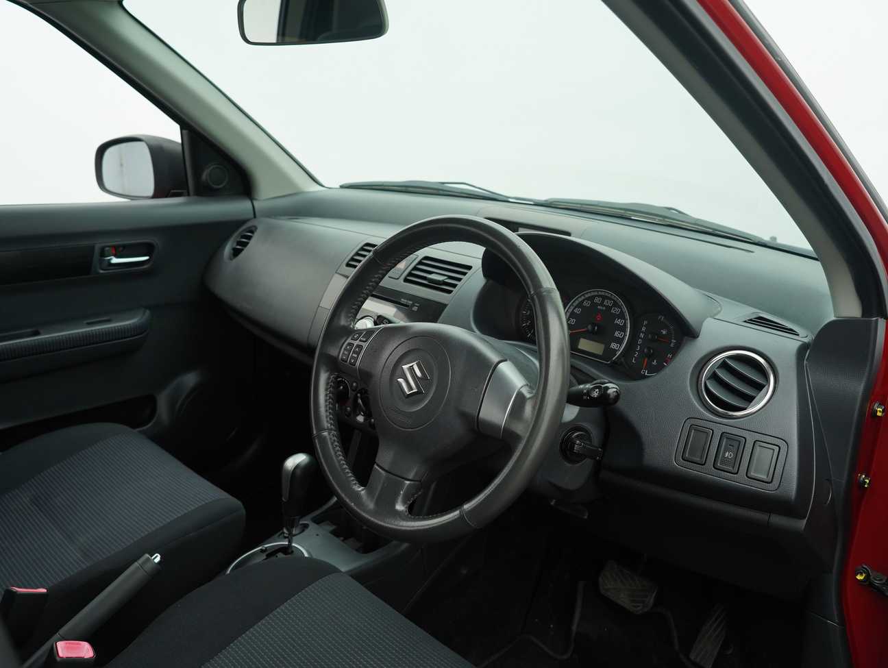 terpakai 2011 Suzuki Swift GXS 1.5