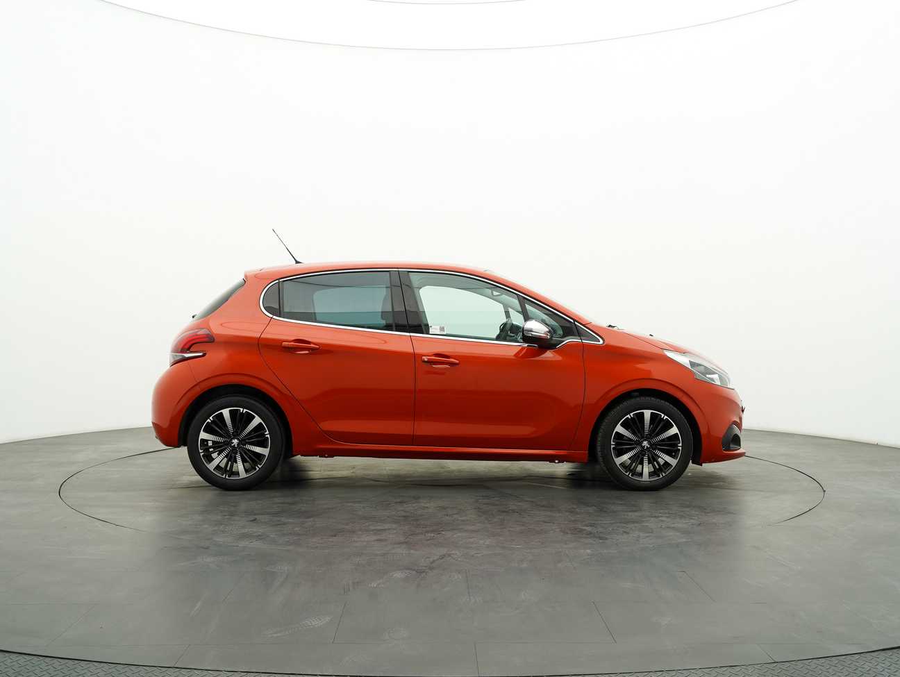 terpakai 2019 Peugeot 208 PureTech 1.2