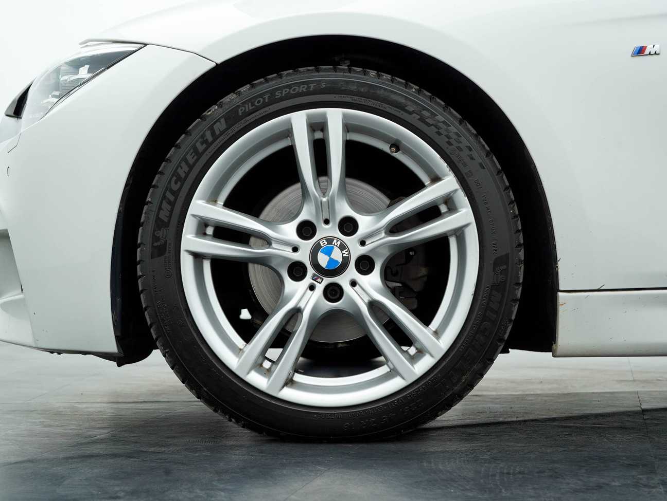 terpakai 2015 BMW 320i M Sport 2.0