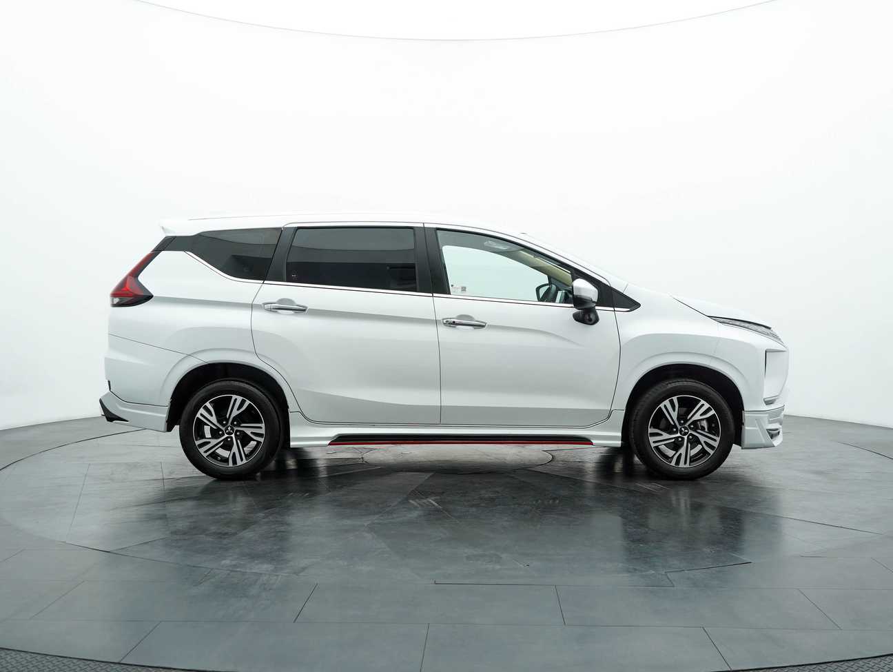 used 2024 Mitsubishi Xpander  1.5