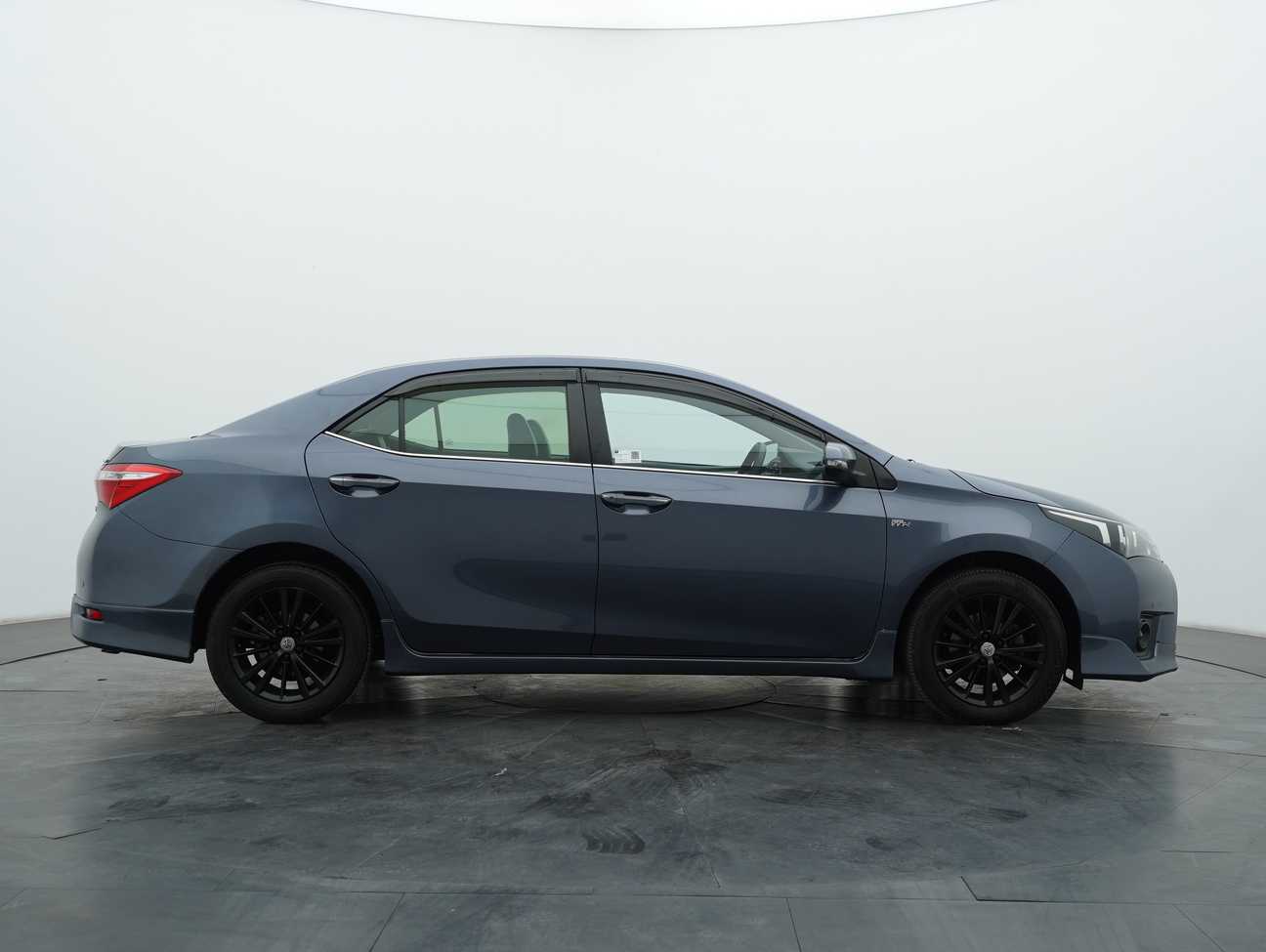 used 2014 Toyota Corolla Altis G 1.8