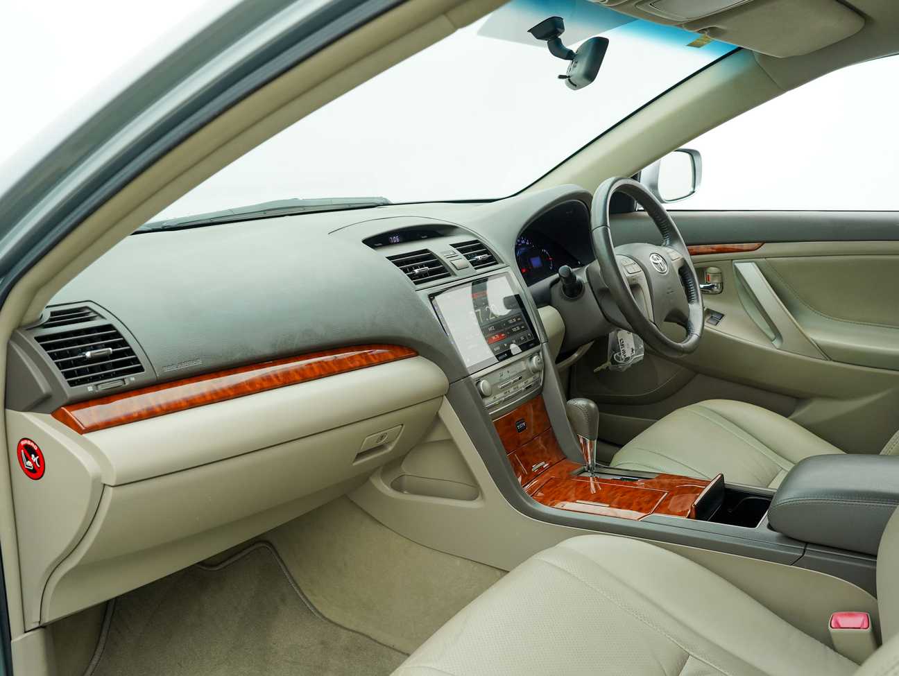 terpakai 2011 Toyota Camry G 2.0