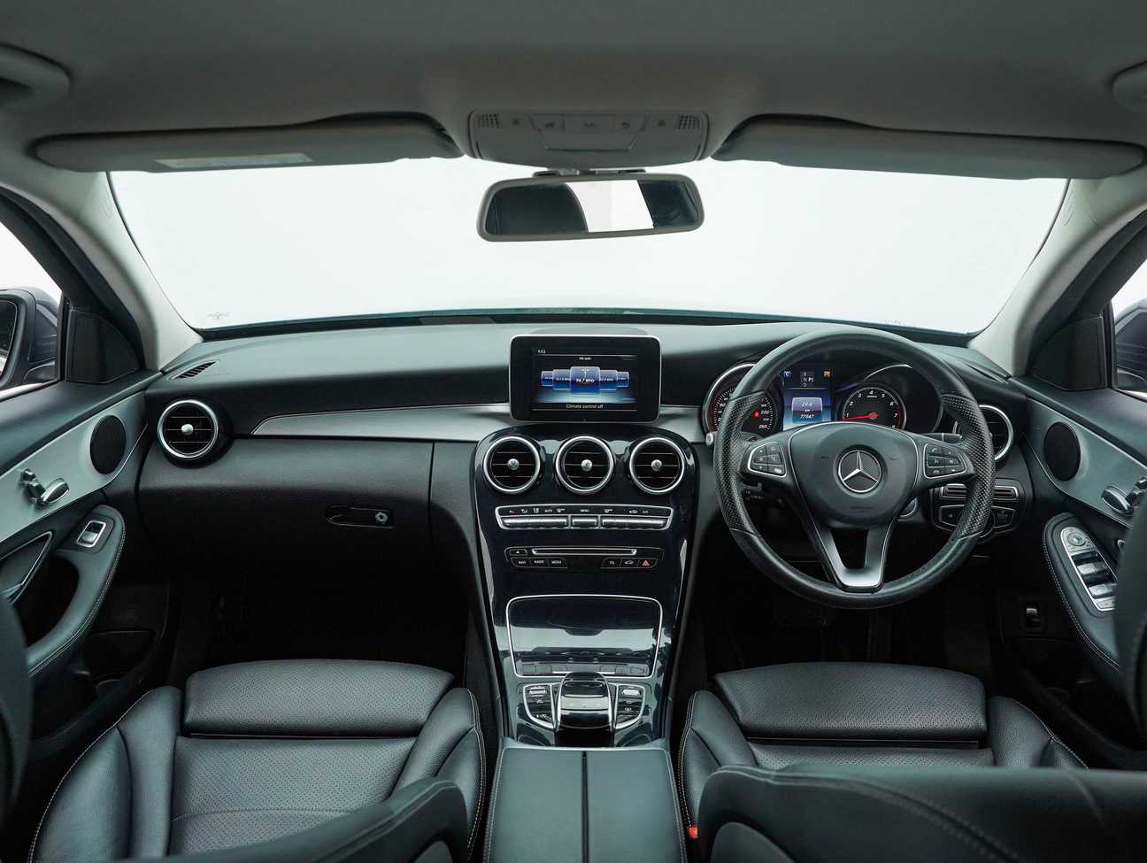 terpakai 2016 Mercedes-Benz C180 Avantgarde (7G-TRONIC Plus) 1.6