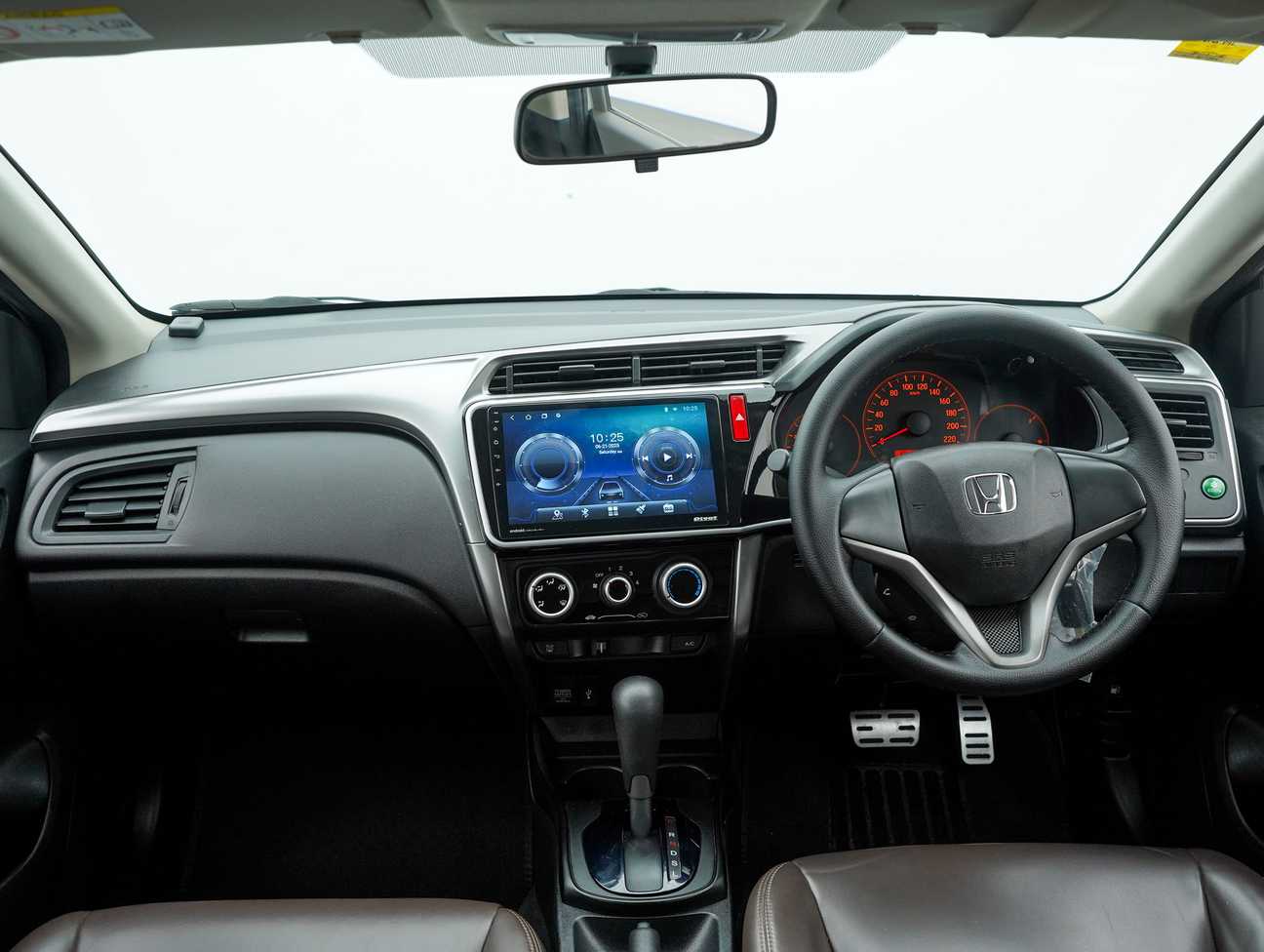 terpakai 2015 Honda City S+ i-VTEC 1.5