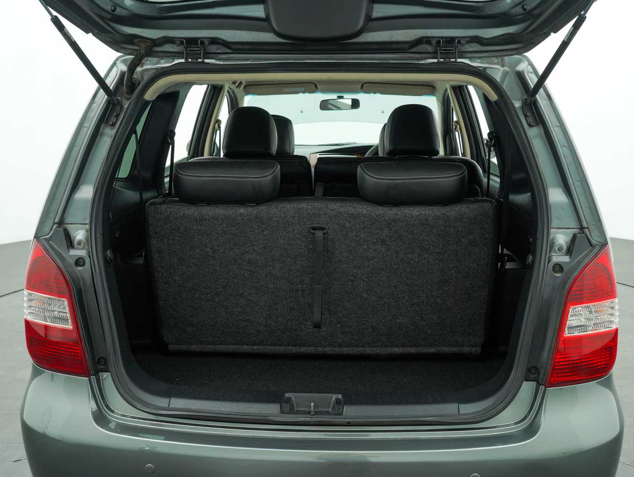 used 2013 Nissan Grand Livina Autech 1.8