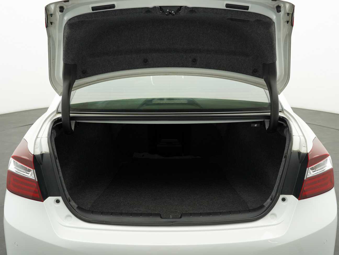 used 2017 Honda Accord VTi-L 2.0