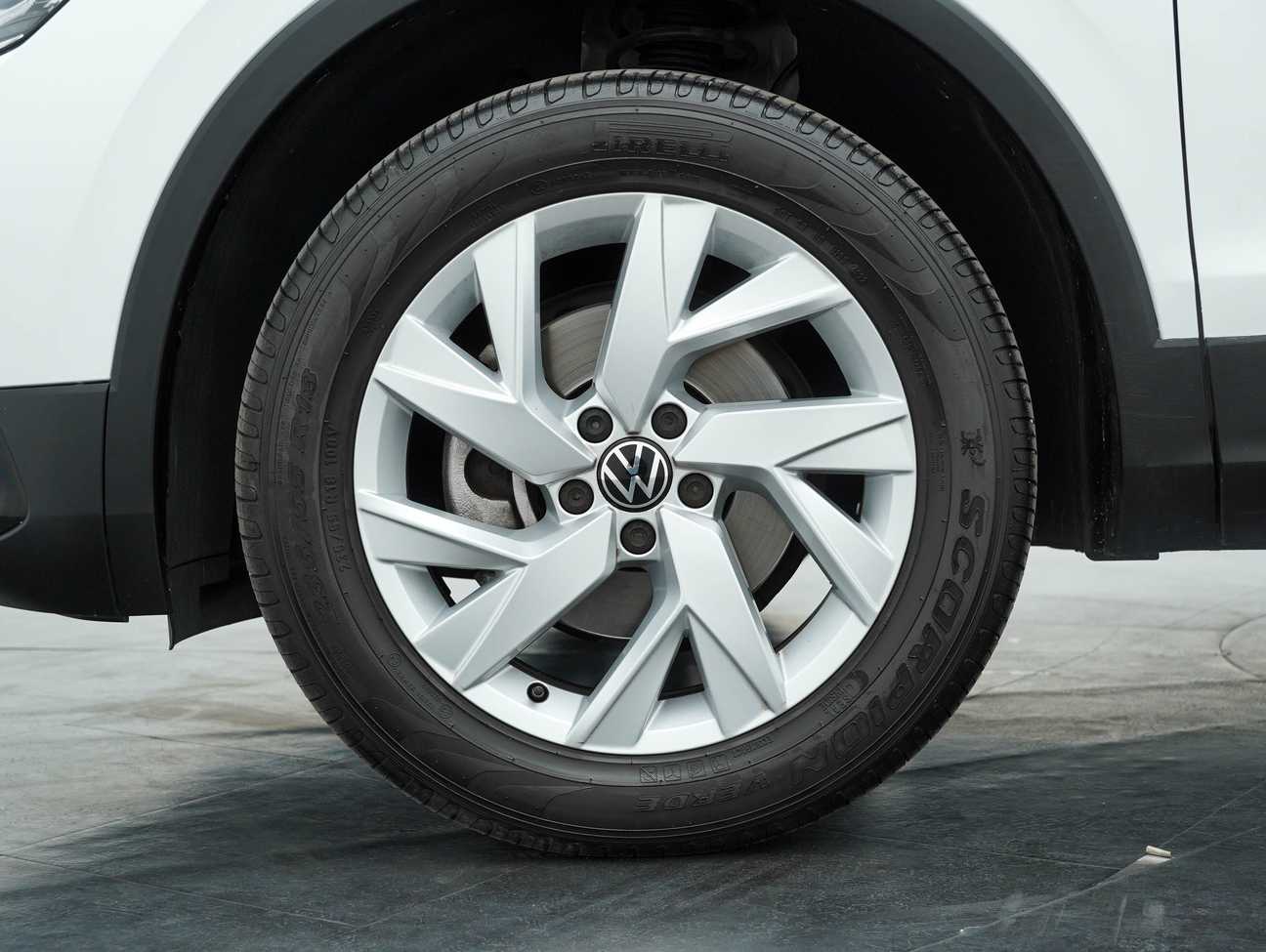 terpakai 2023 Volkswagen Tiguan Allspace Elegance 1.4