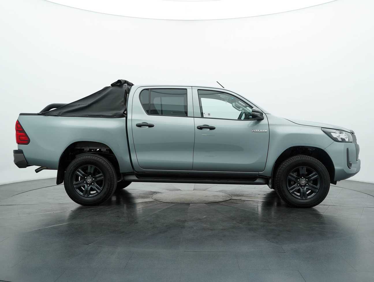 used 2023 Toyota Hilux E Dual Cab 2.4