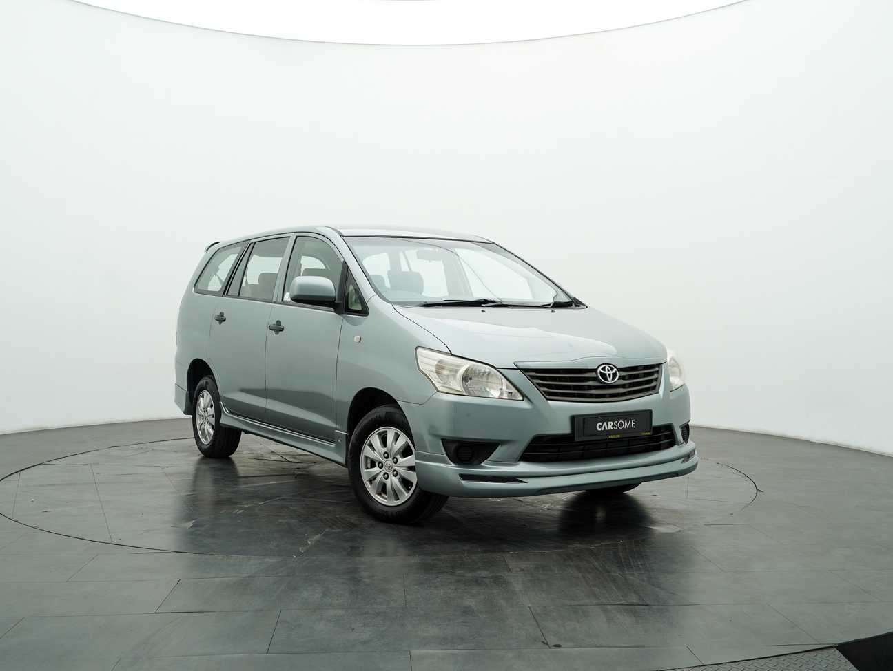 used 2013 Toyota Innova E 2.0