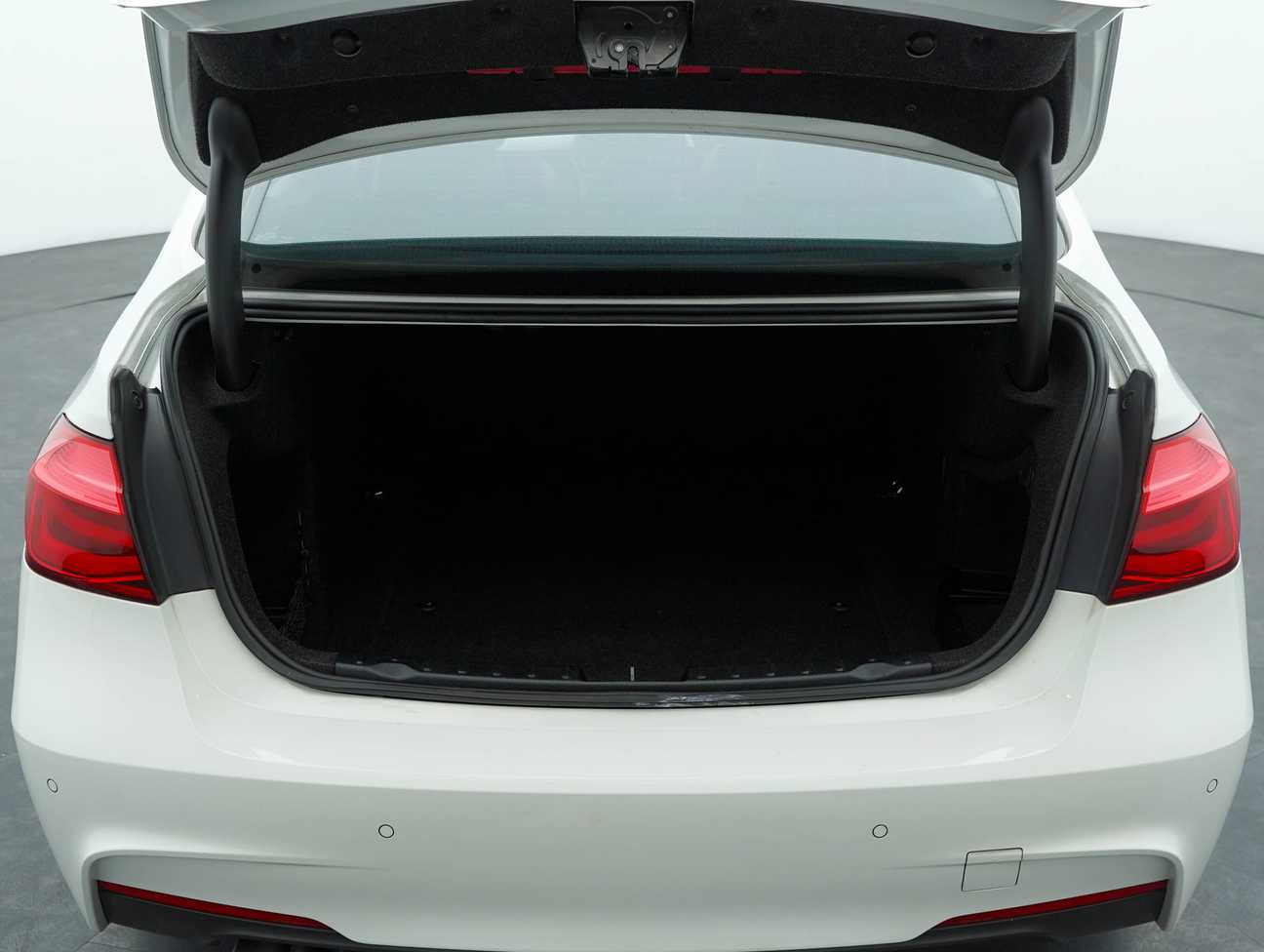 terpakai 2015 BMW 320i M Sport 2.0