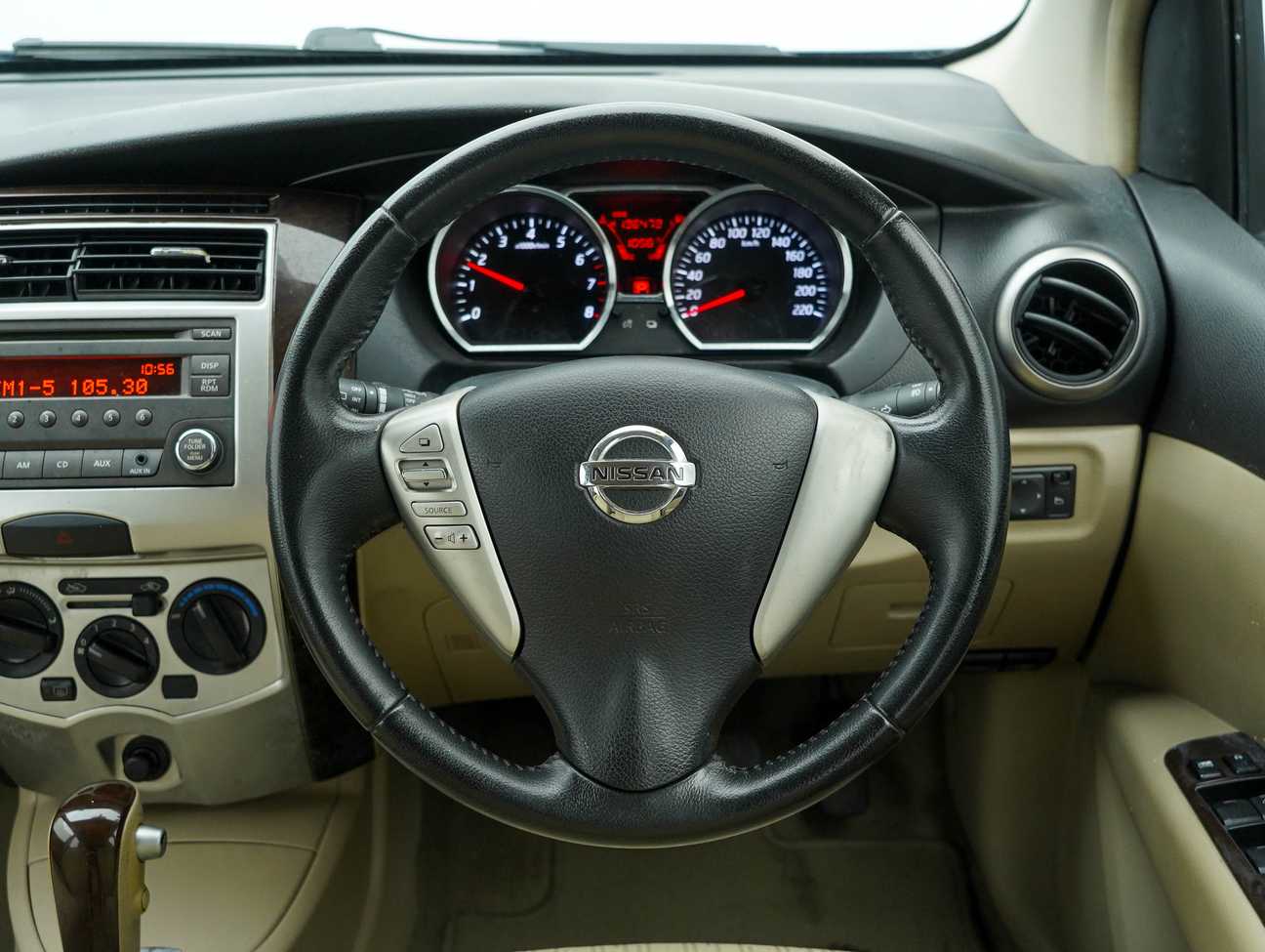 terpakai 2015 Nissan Grand Livina Comfort 1.8