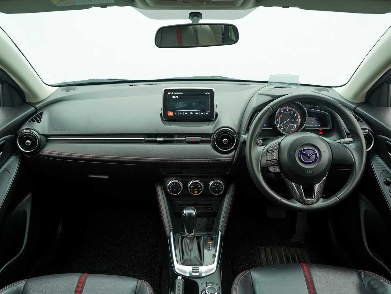 terpakai 2015 Mazda 2 SKYACTIV-G 1.5