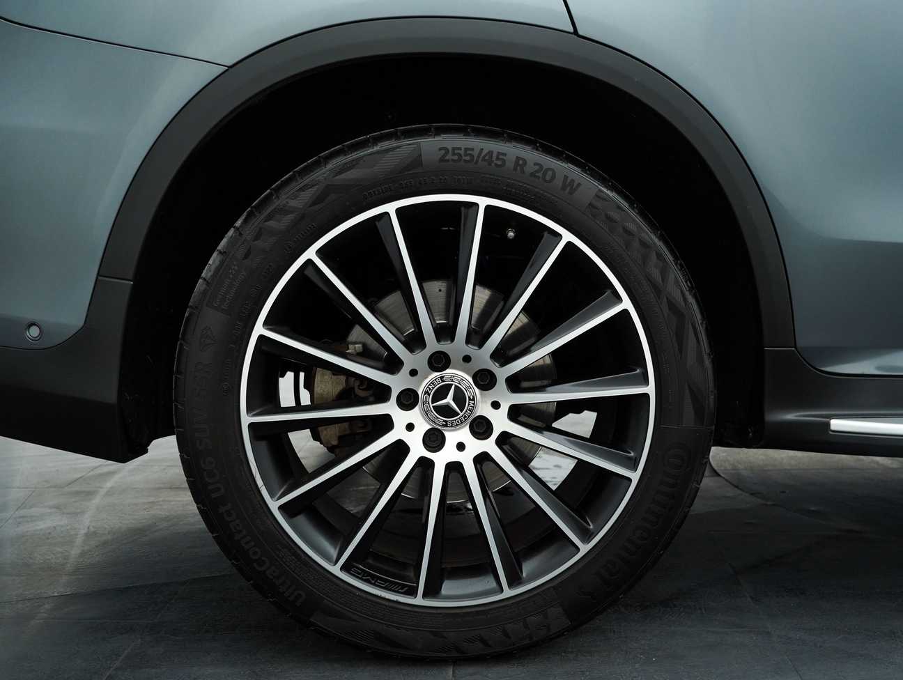 terpakai 2019 Mercedes-Benz GLC250 4MATIC AMG Line 2.0