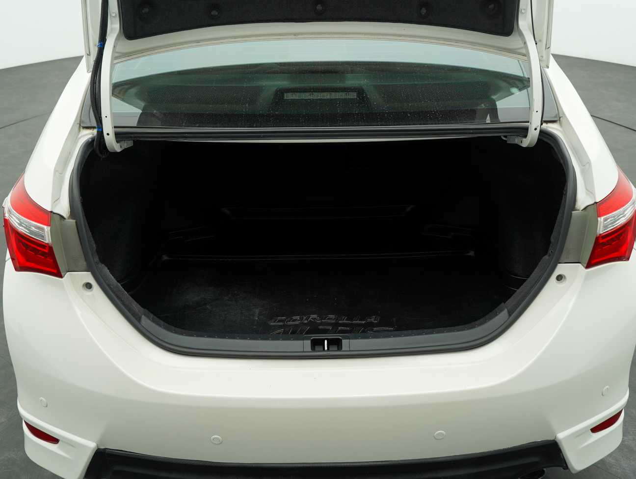 used 2016 Toyota Corolla Altis V 2.0