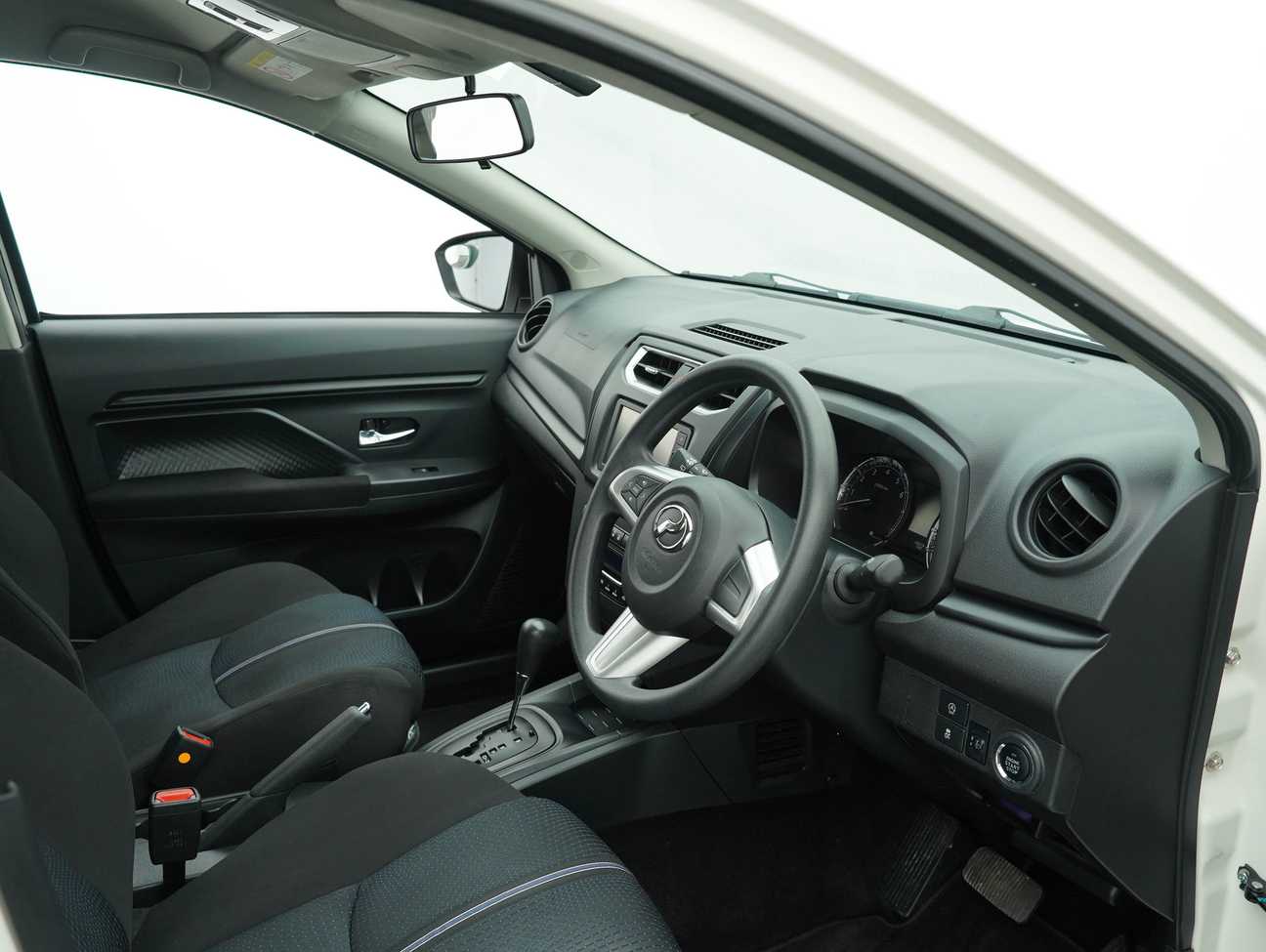 terpakai 2021 Perodua Aruz X 1.5