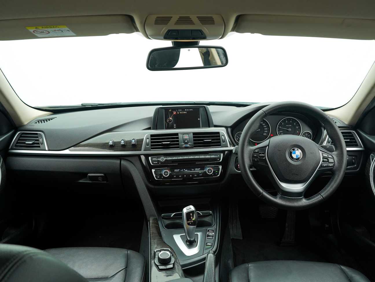 terpakai 2017 BMW 318i Luxury 1.5