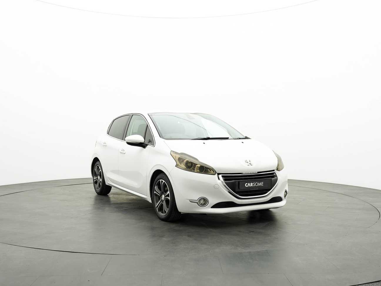 terpakai 2014 Peugeot 208 5-DOOR 1.6